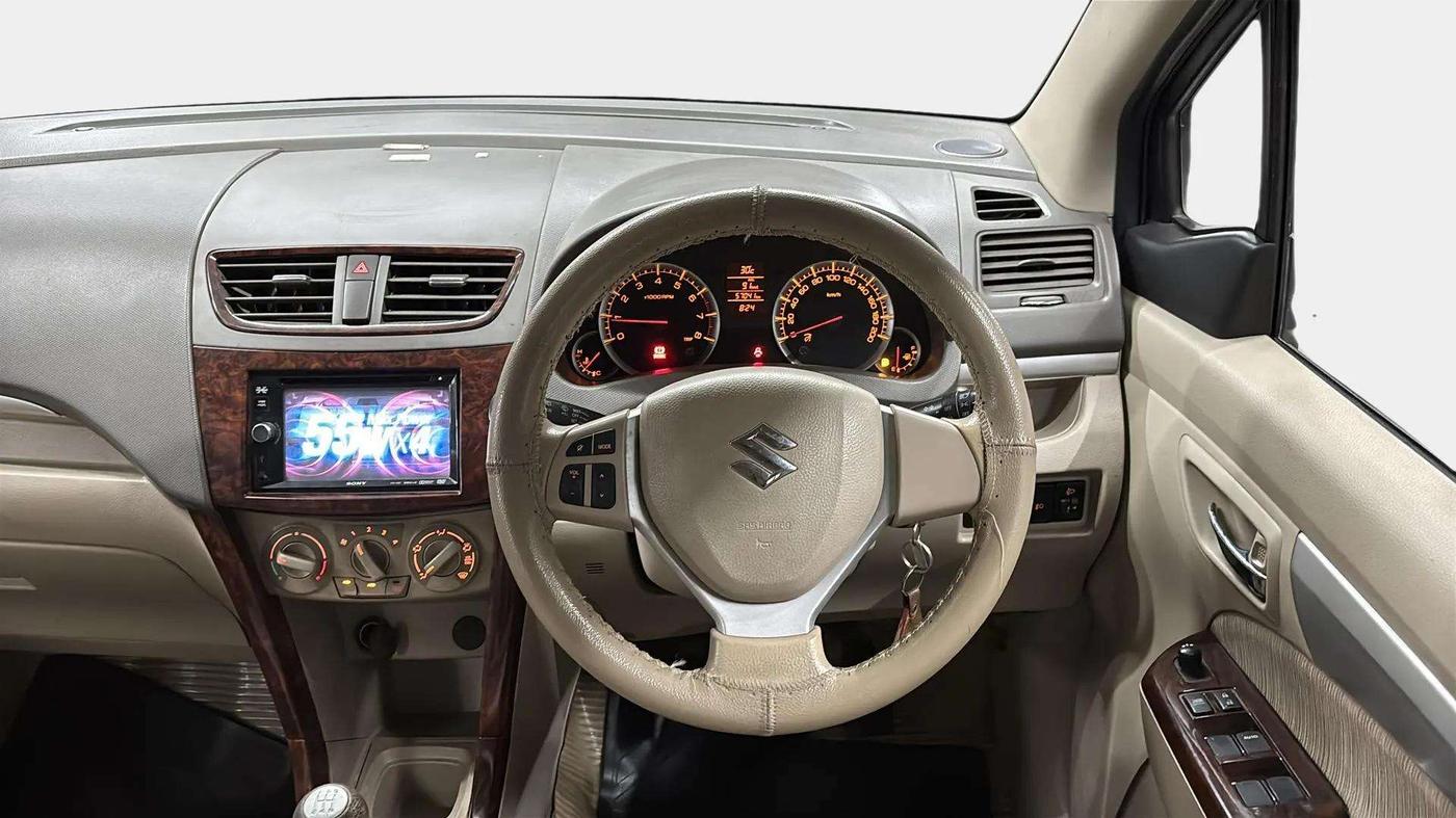 2015 Maruti Ertiga ZXI, Petrol, Manual, 57,470 km, Steering Wheel Close Up