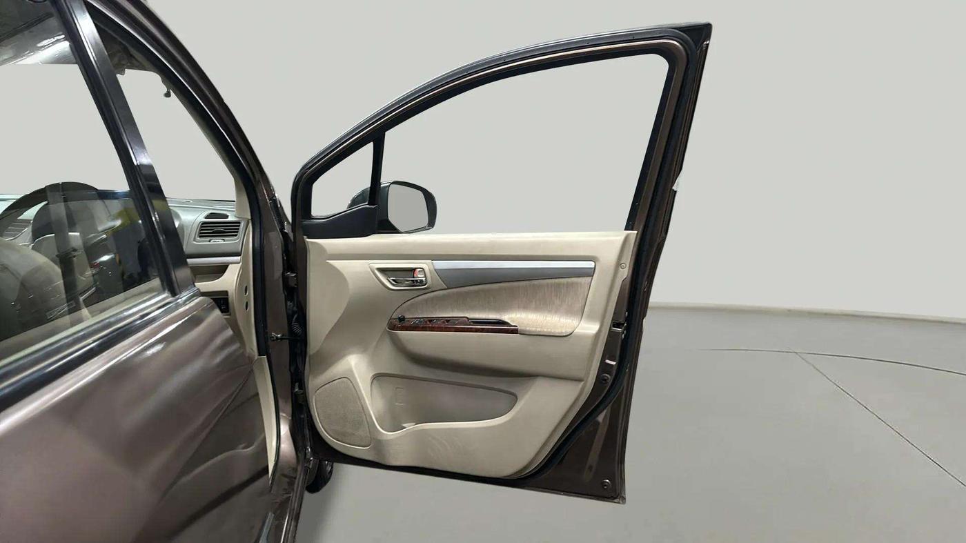2015 Maruti Ertiga ZXI, Petrol, Manual, 57,470 km, RHS Front Door