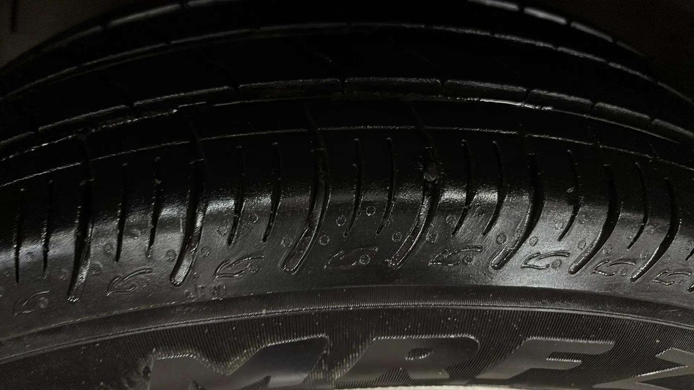 2015 Maruti Ertiga ZXI, Petrol, Manual, 57,470 km, Left Front Tyre Tread