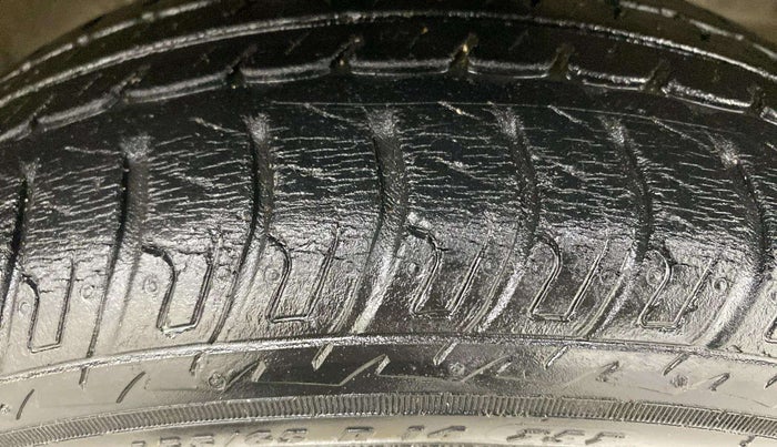 2017 Maruti Wagon R 1.0 VXI AMT, Petrol, Automatic, 27,670 km, Right Front Tyre Tread