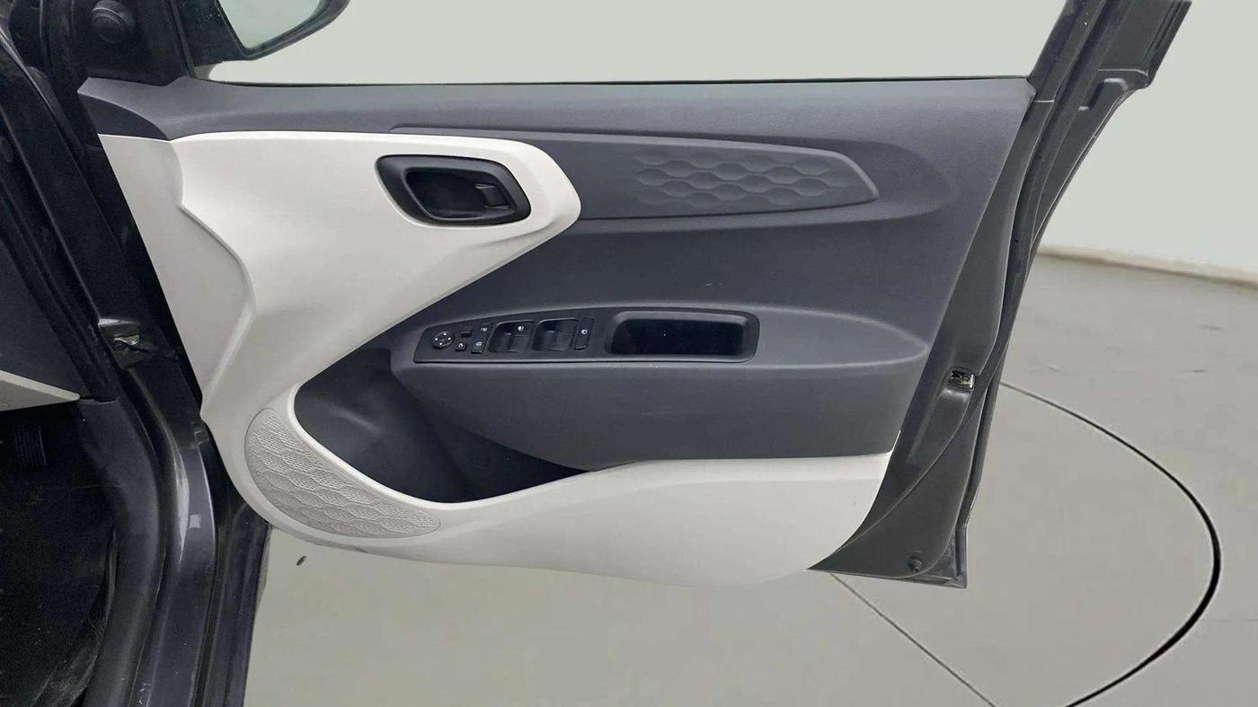 2020 Hyundai AURA S 1.2 AMT, Petrol, Automatic, 36,617 km, Driver Side Door Panels Control