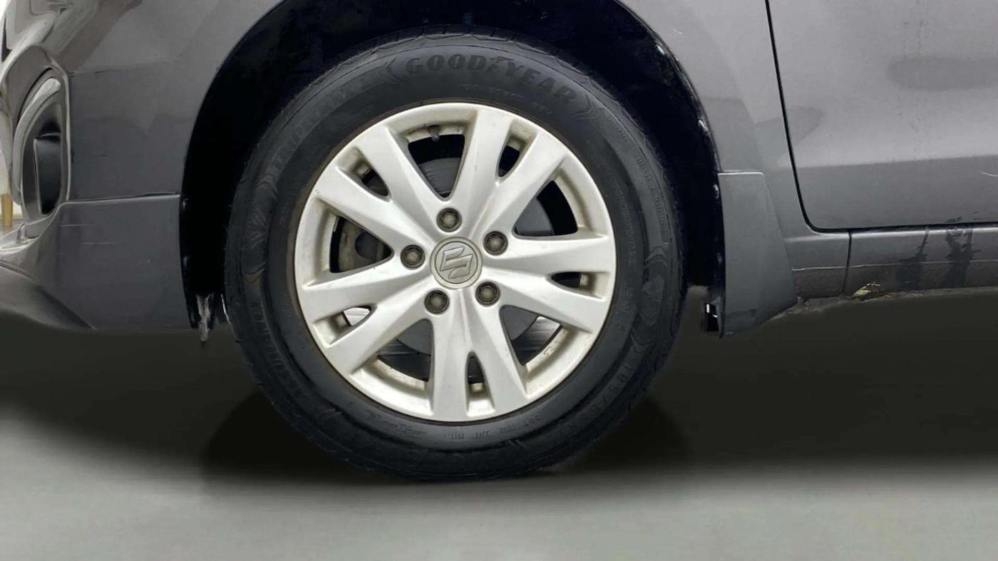 2017 Maruti Ertiga ZDI + SHVS, Diesel, Manual, 60,176 km, Left Front Wheel