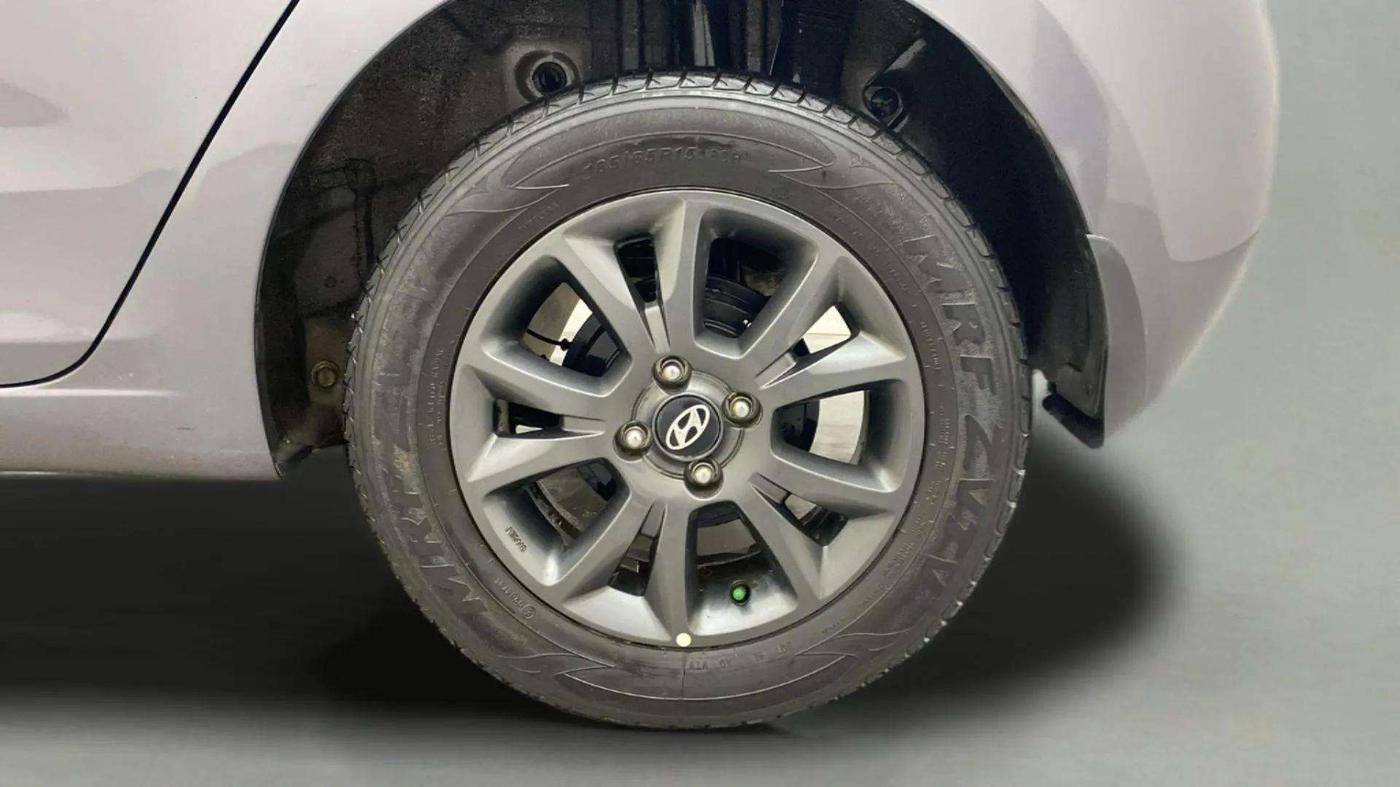 2020 Hyundai Elite i20 SPORTZ PLUS 1.2, Petrol, Manual, 36,893 km, Left Rear Wheel