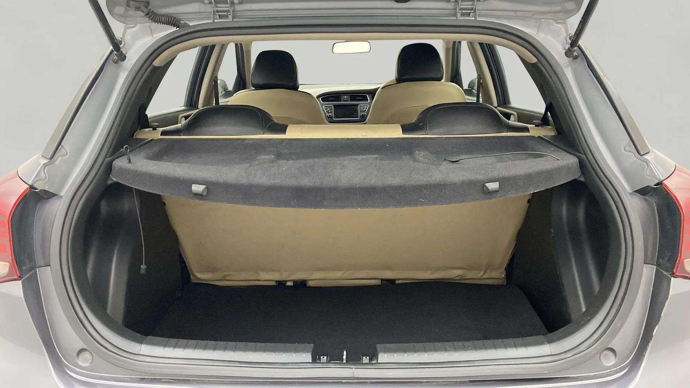 2020 Hyundai Elite i20 SPORTZ PLUS 1.2, Petrol, Manual, 36,893 km, Boot Inside