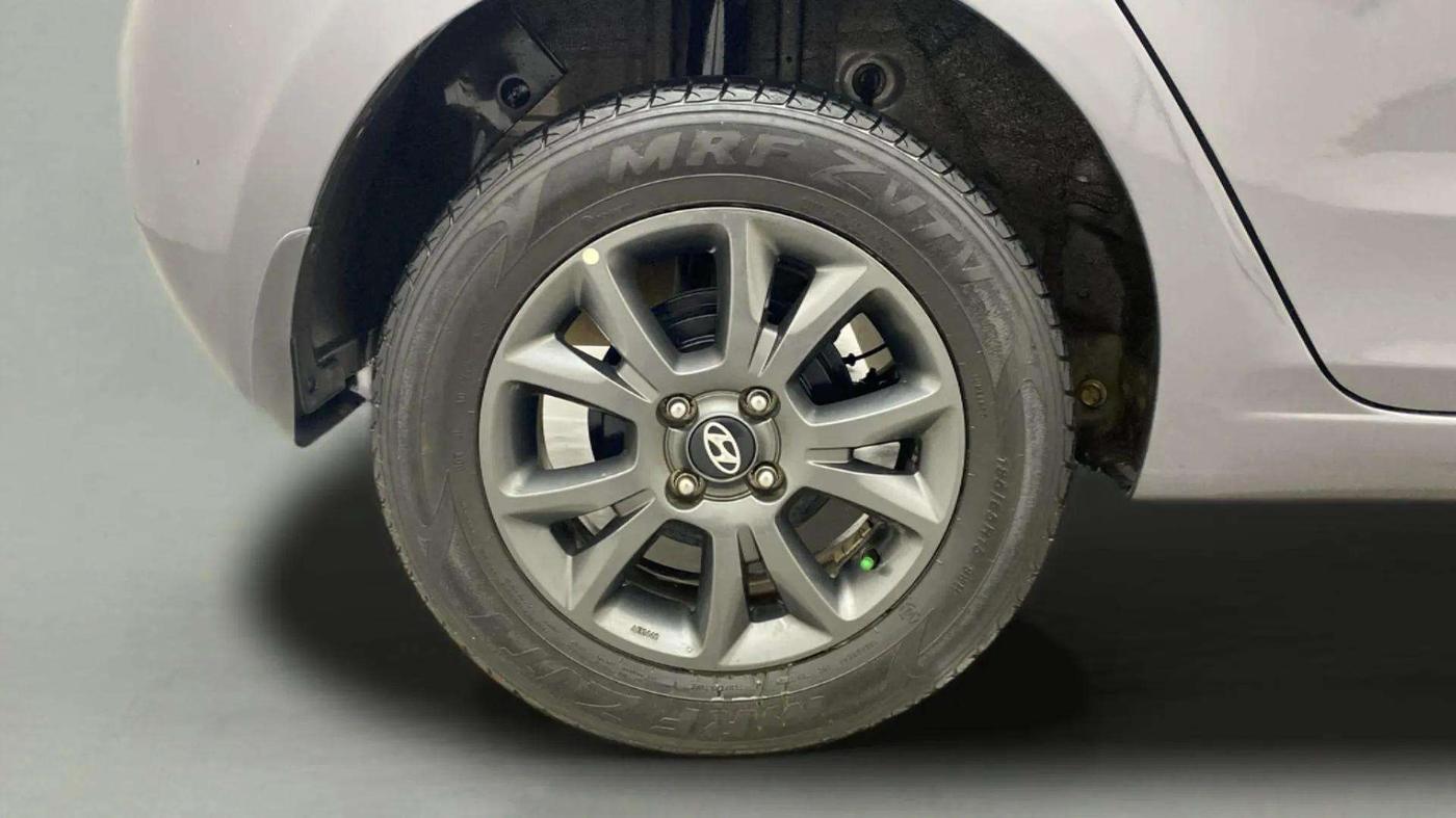 2020 Hyundai Elite i20 SPORTZ PLUS 1.2, Petrol, Manual, 36,893 km, Right Rear Wheel