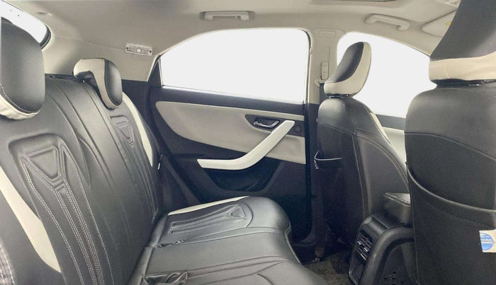 2023 Tata NEXON CREATIVE + SUNROOF 1.5 DIESEL, Diesel, Manual, 31,959 km, Right Side Rear Door Cabin