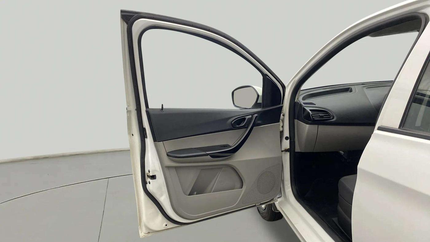 2019 Tata Tiago XT PETROL, Petrol, Manual, 54,828 km, LHS Front Door