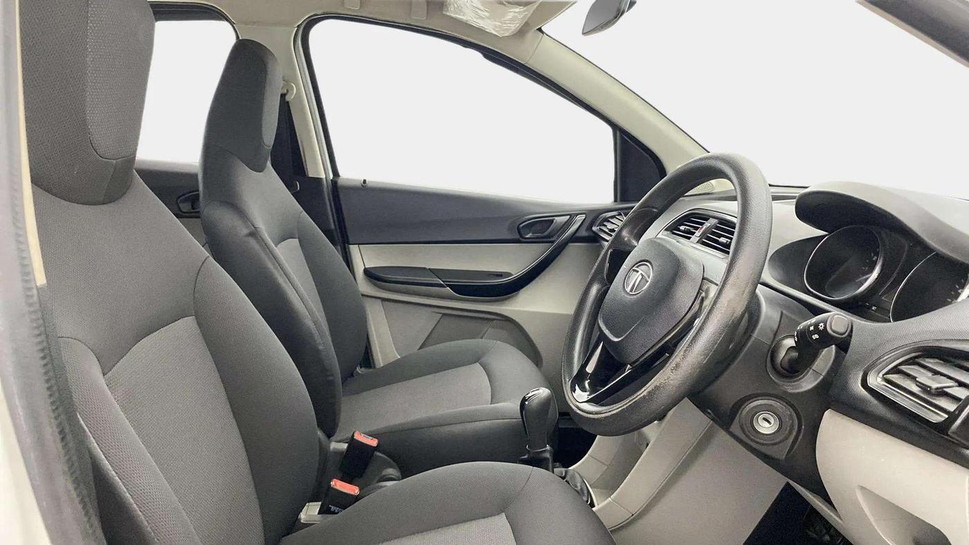 2019 Tata Tiago XT PETROL, Petrol, Manual, 54,828 km, Right Side Front Door Cabin