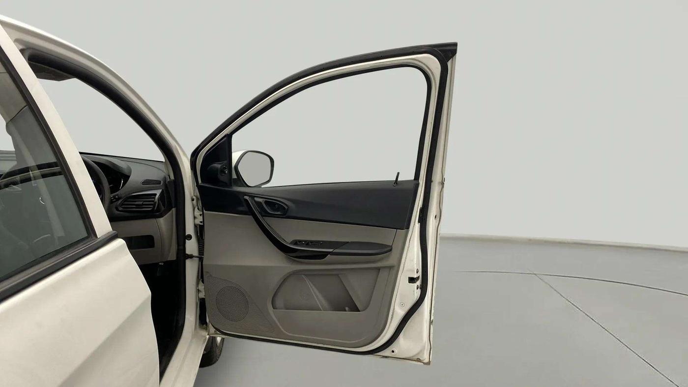 2019 Tata Tiago XT PETROL, Petrol, Manual, 54,828 km, RHS Front Door