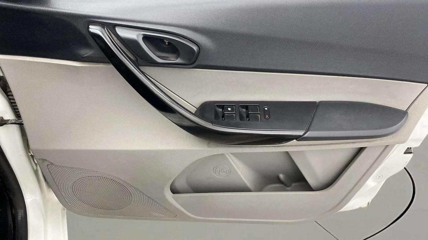 2019 Tata Tiago XT PETROL, Petrol, Manual, 54,828 km, Driver Side Door Panels Control