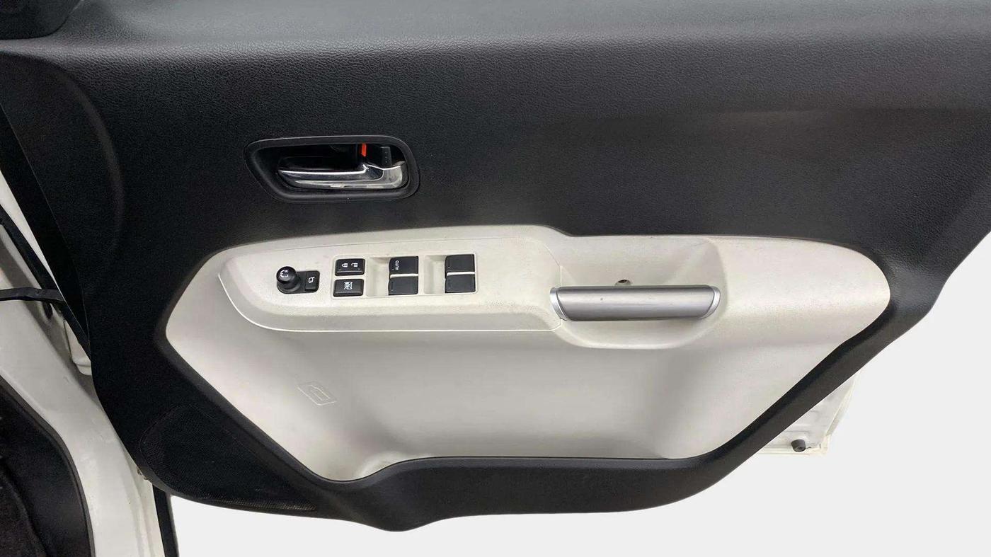 2022 Maruti IGNIS ZETA 1.2 AMT, Petrol, Automatic, 26,745 km, Driver Side Door Panels Control
