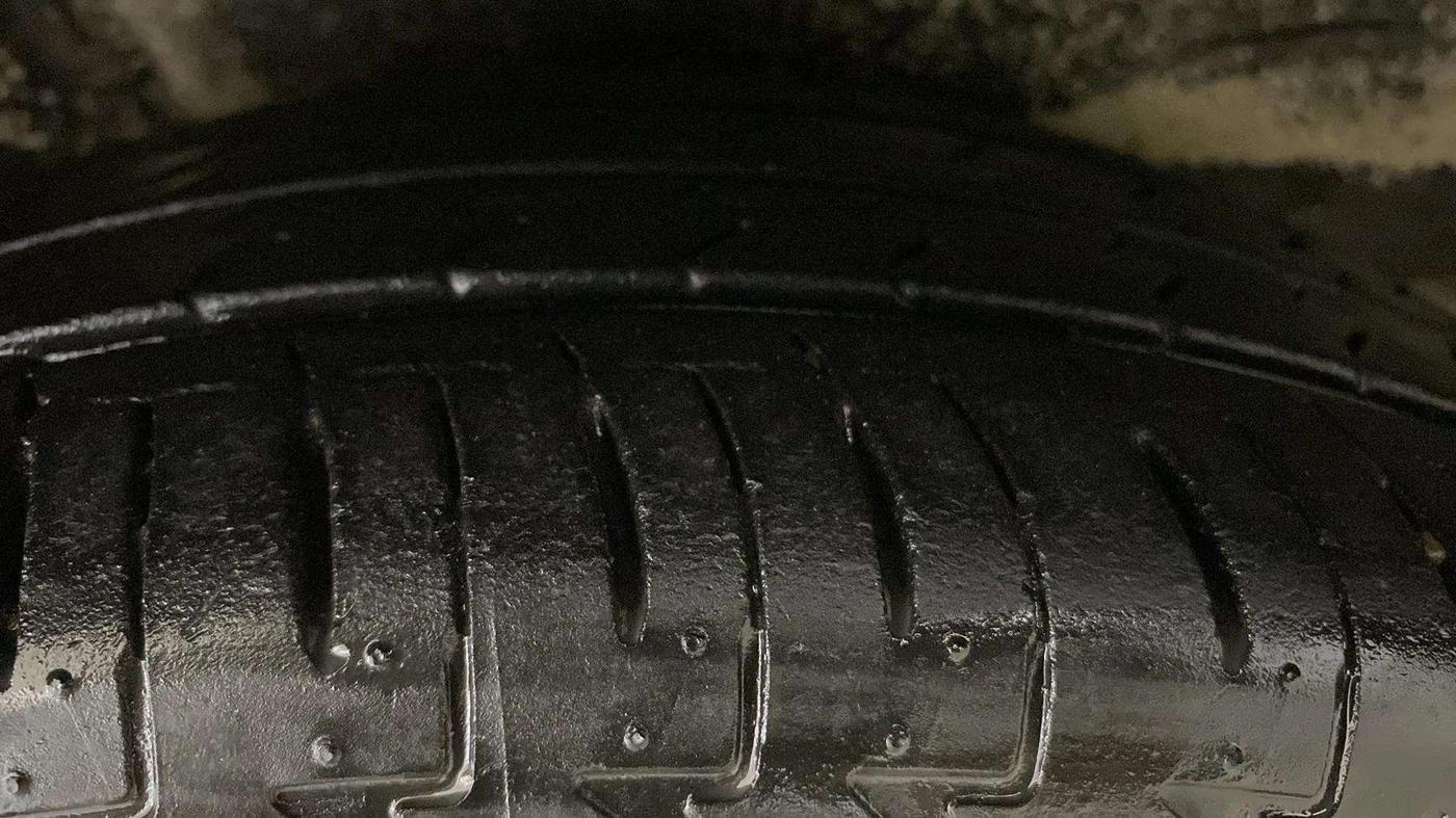 2022 Maruti IGNIS ZETA 1.2 AMT, Petrol, Automatic, 26,745 km, Right Rear Tyre Tread