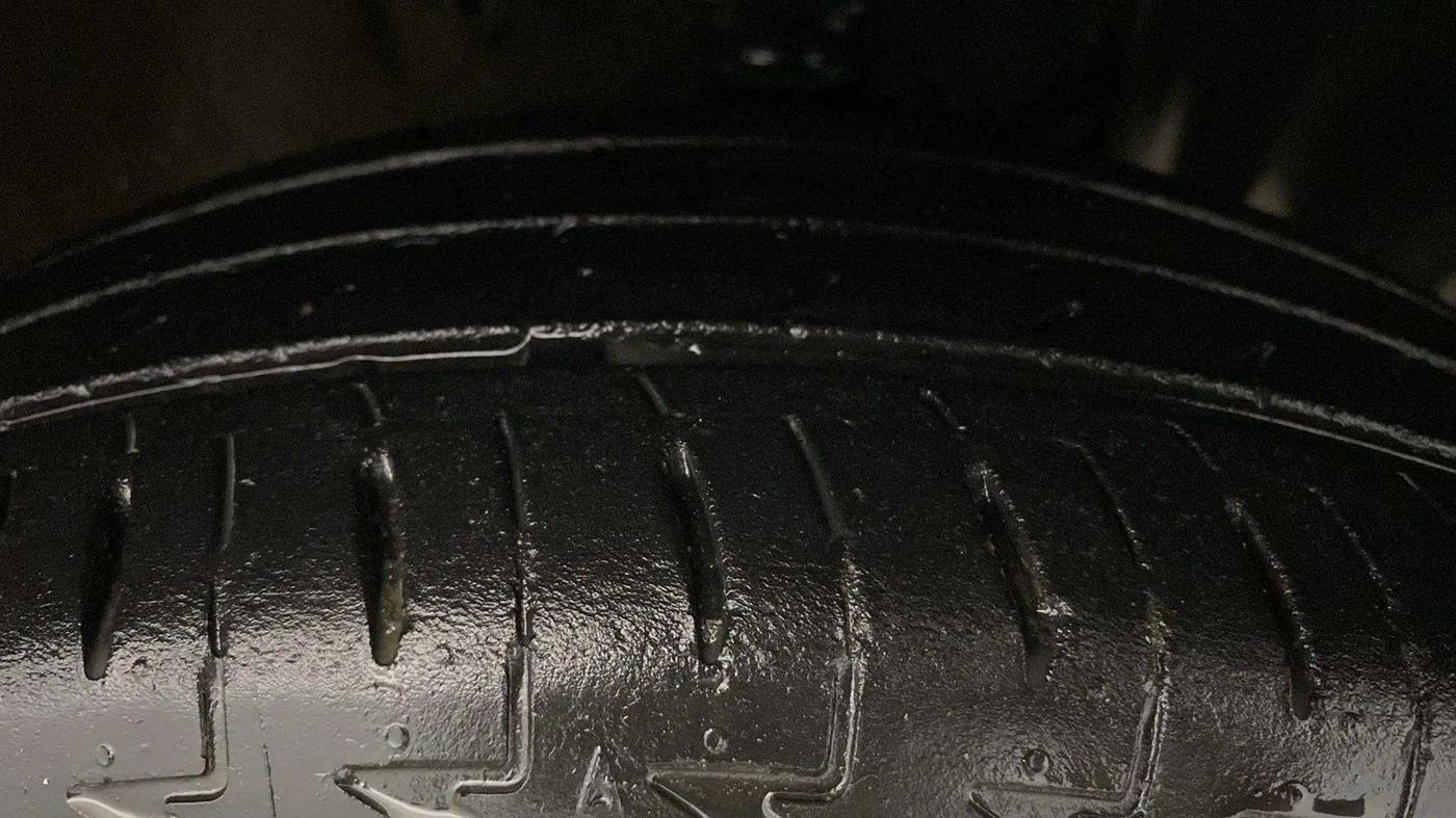 2022 Maruti IGNIS ZETA 1.2 AMT, Petrol, Automatic, 26,745 km, Right Front Tyre Tread