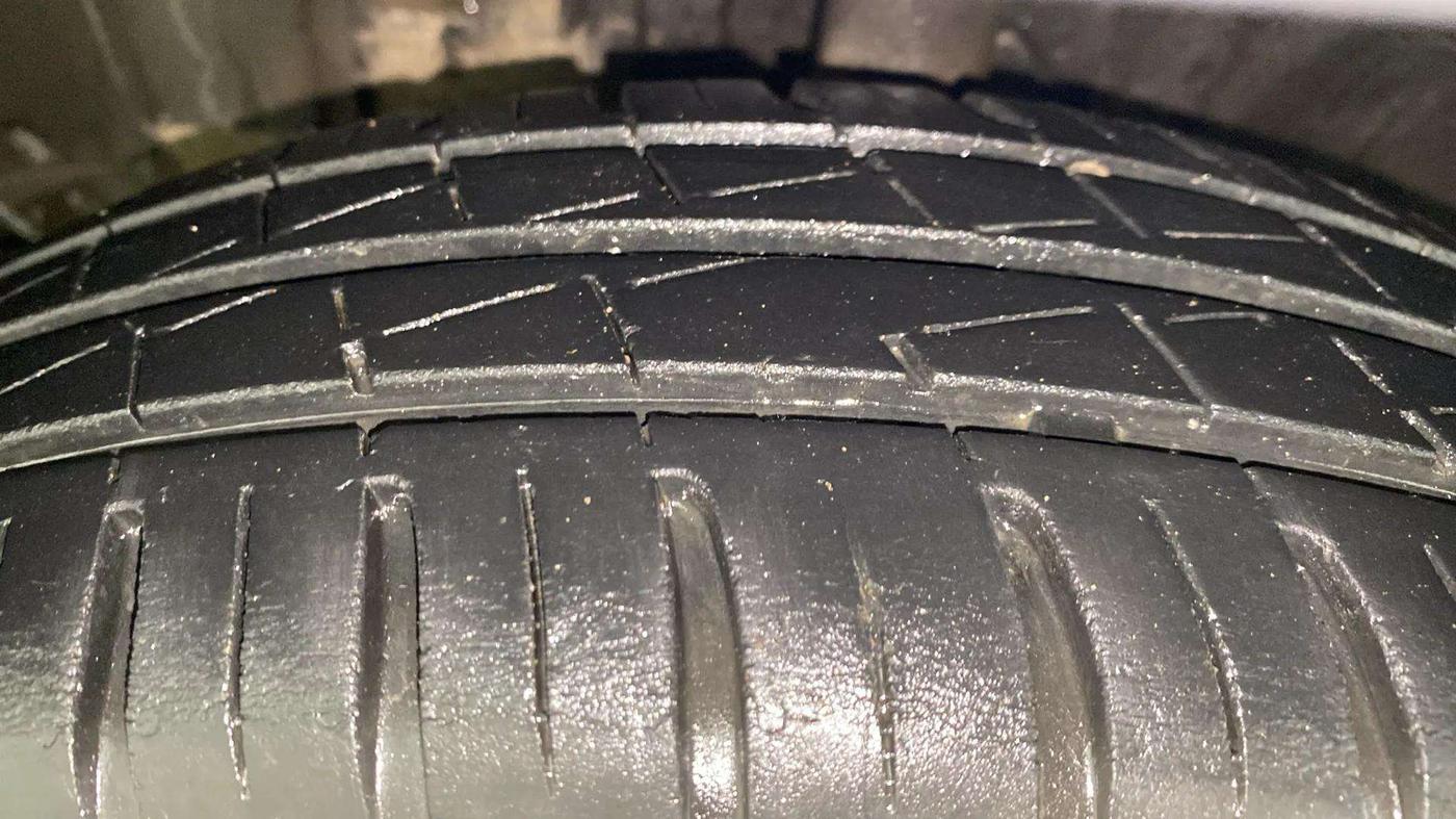 2022 Renault Kwid RXT 1.0 AMT, Petrol, Automatic, 30,478 km, Left Front Tyre Tread