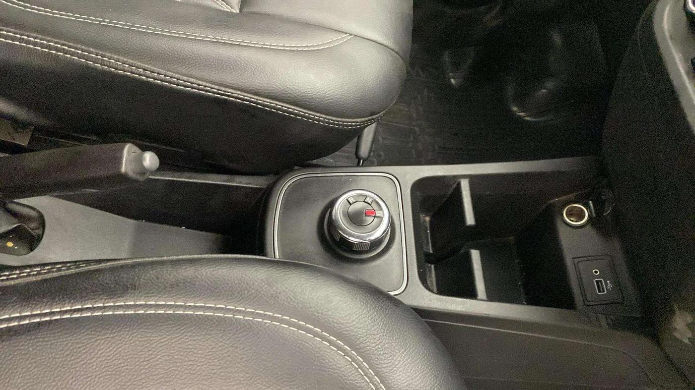 2022 Renault Kwid RXT 1.0 AMT, Petrol, Automatic, 30,478 km, Gear Lever