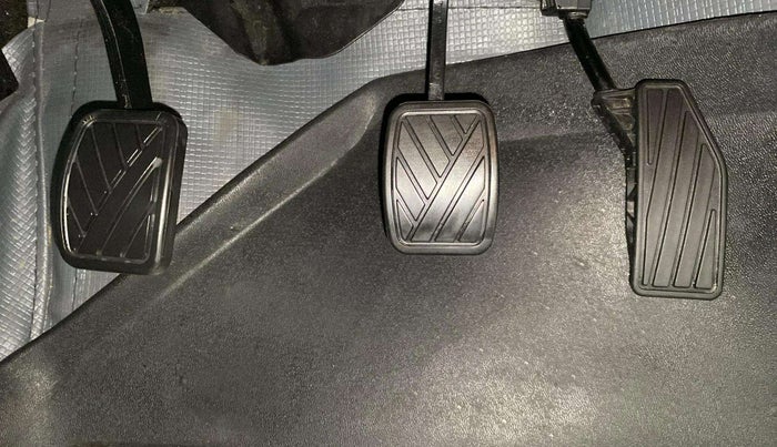 2023 Maruti Baleno ALPHA PETROL 1.2, Petrol, Manual, 22,220 km, Pedals
