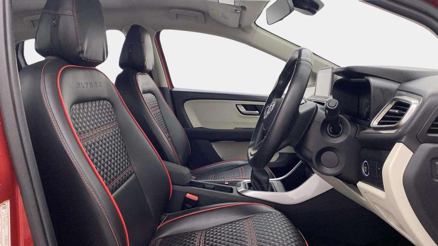 2023 Tata ALTROZ XZ PETROL, Petrol, Manual, 26,669 km, Right Side Front Door Cabin