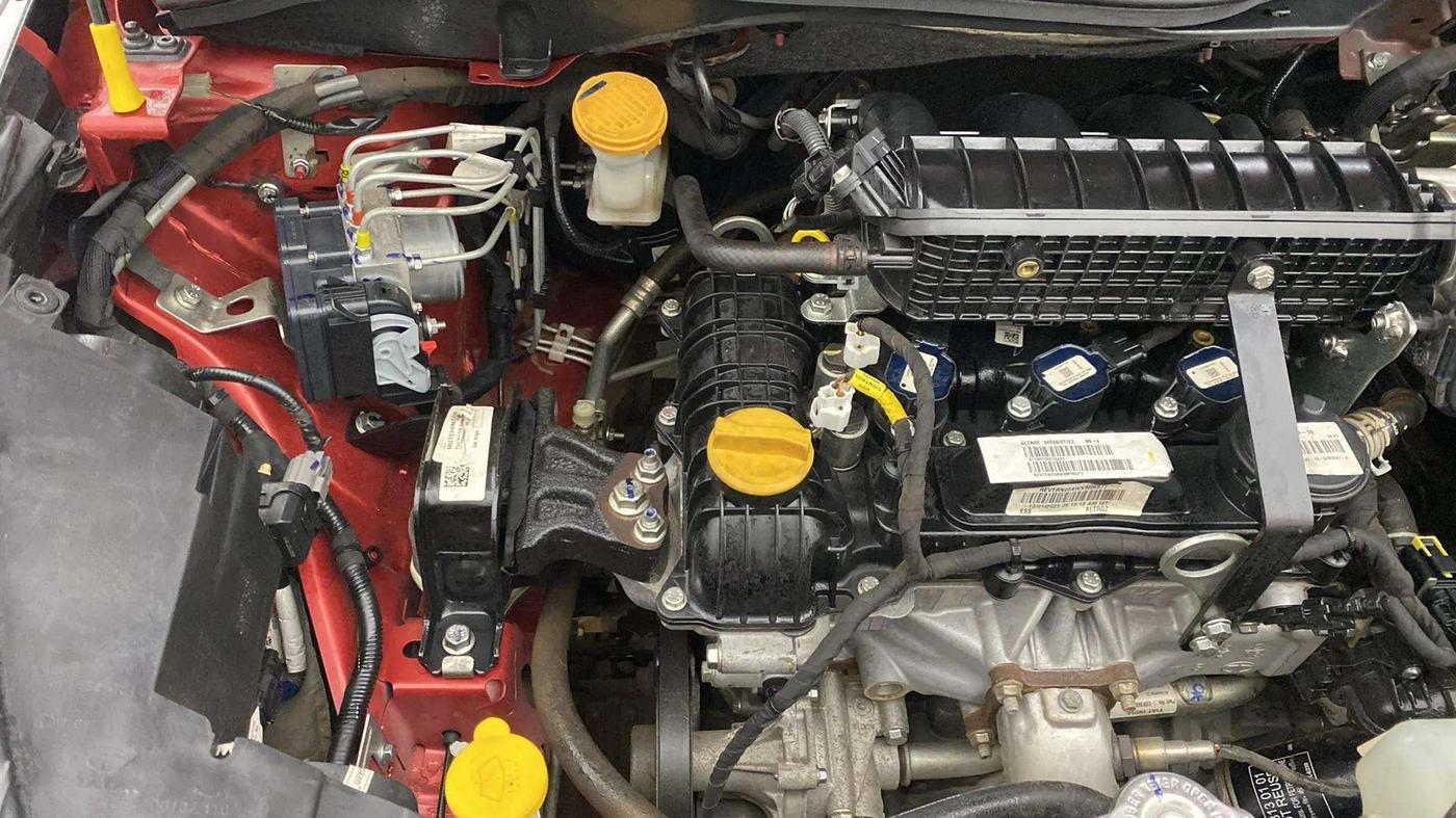2023 Tata ALTROZ XZ PETROL, Petrol, Manual, 26,669 km, Engine View - Right