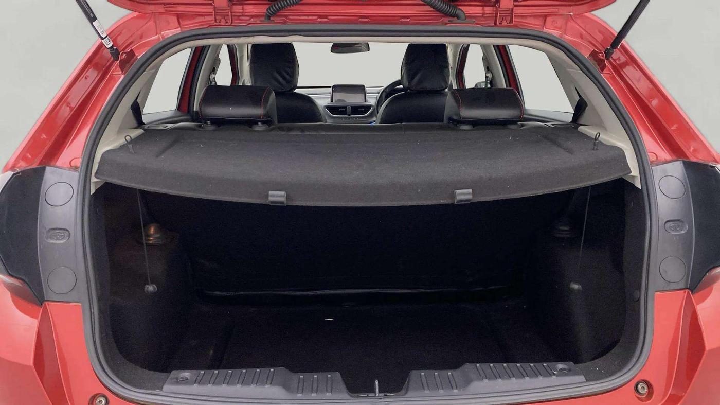 2023 Tata ALTROZ XZ PETROL, Petrol, Manual, 26,669 km, Boot Inside