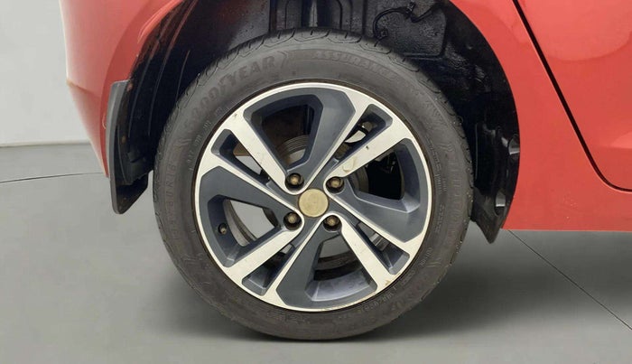 2023 Tata ALTROZ XZ PETROL, Petrol, Manual, 26,621 km, Right Rear Wheel