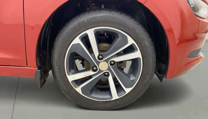 2023 Tata ALTROZ XZ PETROL, Petrol, Manual, 26,621 km, Right Front Wheel