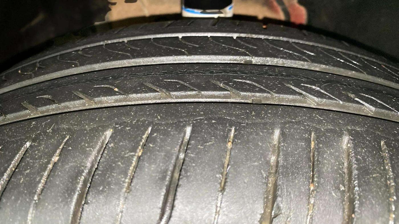 2023 Tata ALTROZ XZ PETROL, Petrol, Manual, 26,669 km, Right Front Tyre Tread