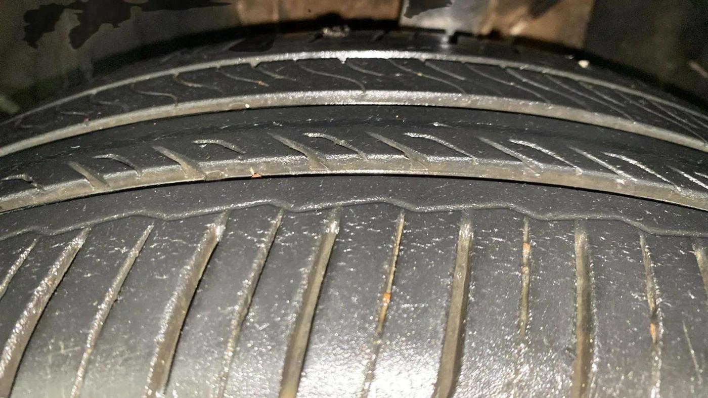 2023 Tata ALTROZ XZ PETROL, Petrol, Manual, 26,669 km, Left Front Tyre Tread