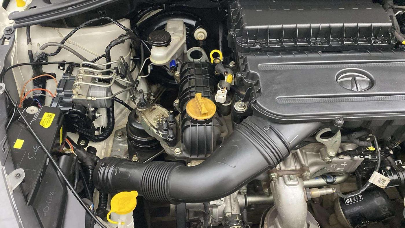 2020 Tata Tiago XZA PLUS PETROL, Petrol, Automatic, 37,398 km, Engine View - Right