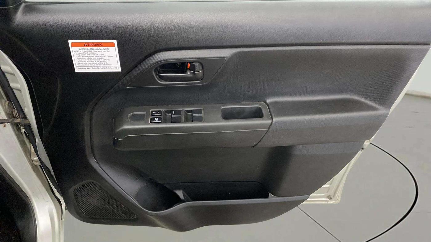 2023 Maruti New Wagon-R LXI CNG 1.0, CNG, Manual, 78,667 km, Driver Side Door Panels Control