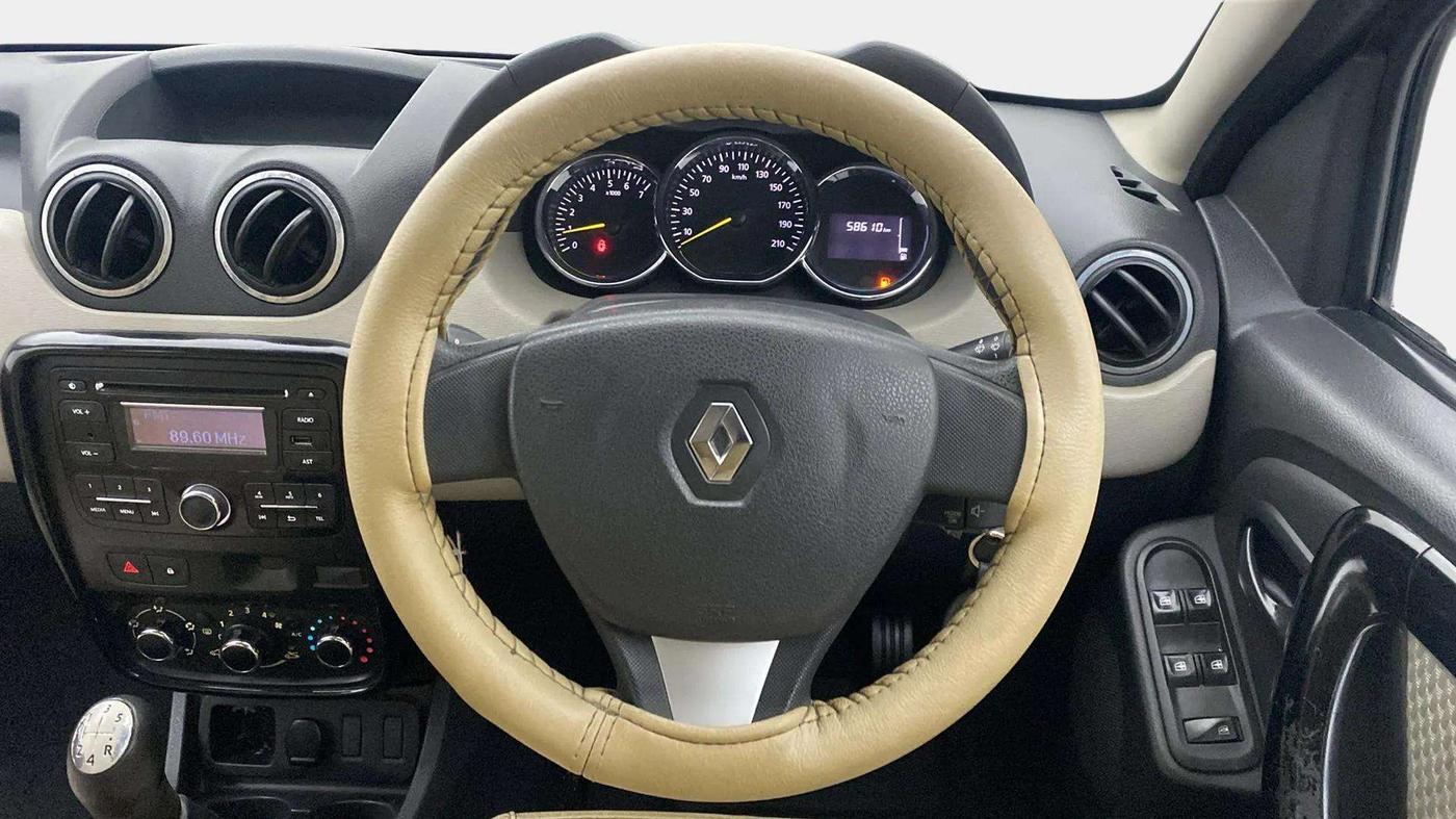 2015 Renault Duster 85 PS RXL DIESEL, Diesel, Manual, 58,591 km, Steering Wheel Close Up