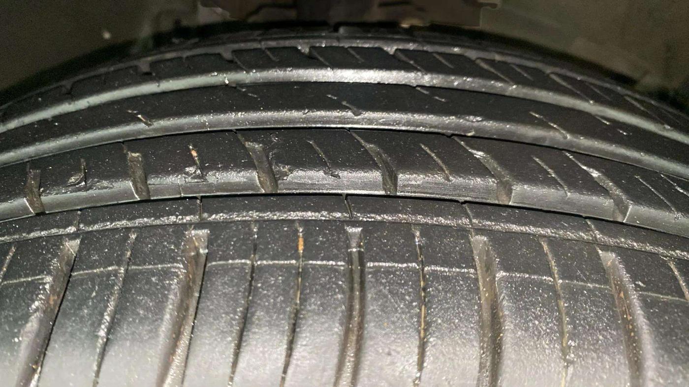 2015 Renault Duster 85 PS RXL DIESEL, Diesel, Manual, 58,591 km, Right Front Tyre Tread