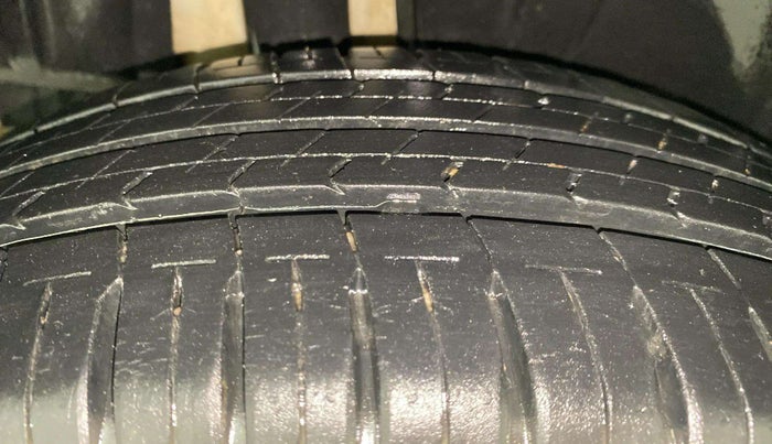 2020 Maruti Ertiga VXI SHVS, Petrol, Manual, 28,760 km, Right Rear Tyre Tread