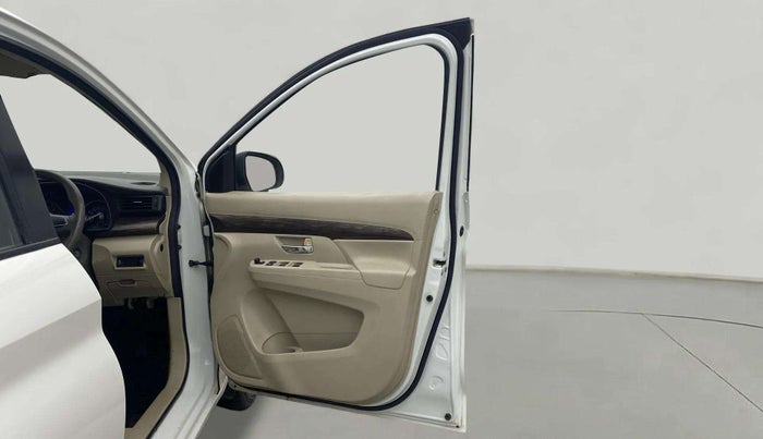 2020 Maruti Ertiga VXI SHVS, Petrol, Manual, 28,760 km, RHS Front Door