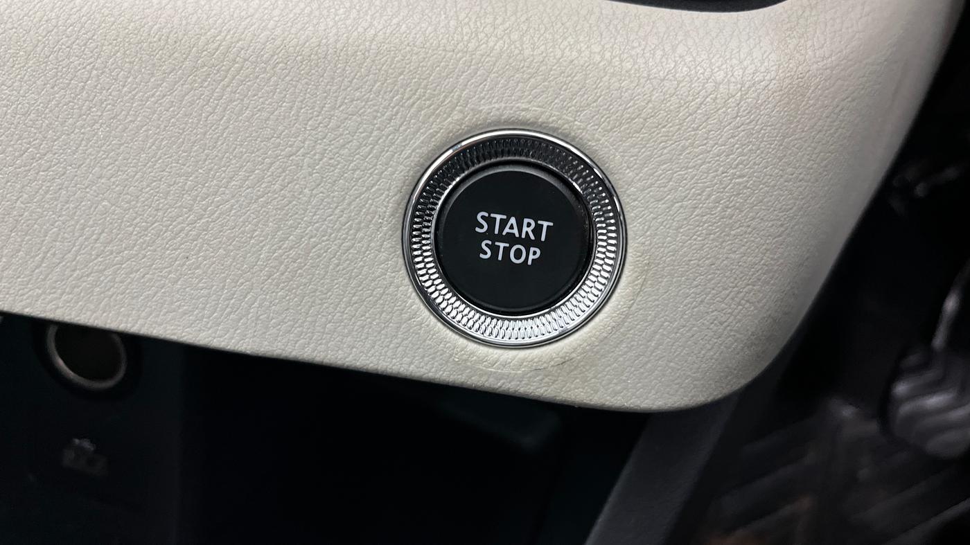 2022 Nissan MAGNITE XV MT, Petrol, Manual, 13,698 km, Keyless Start/ Stop Button