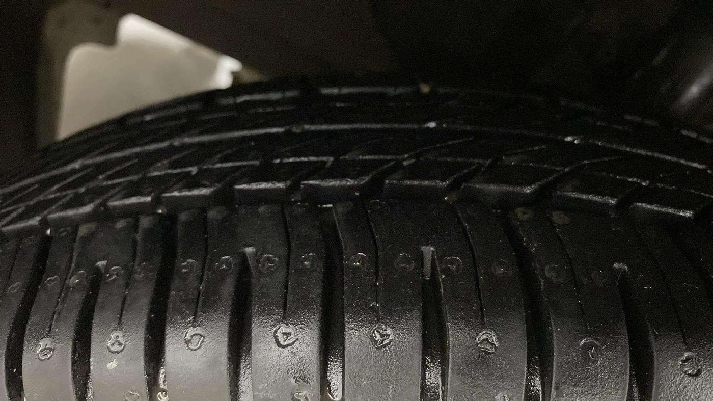 2020 Maruti Swift LXI, Petrol, Manual, 66,782 km, Left Front Tyre Tread