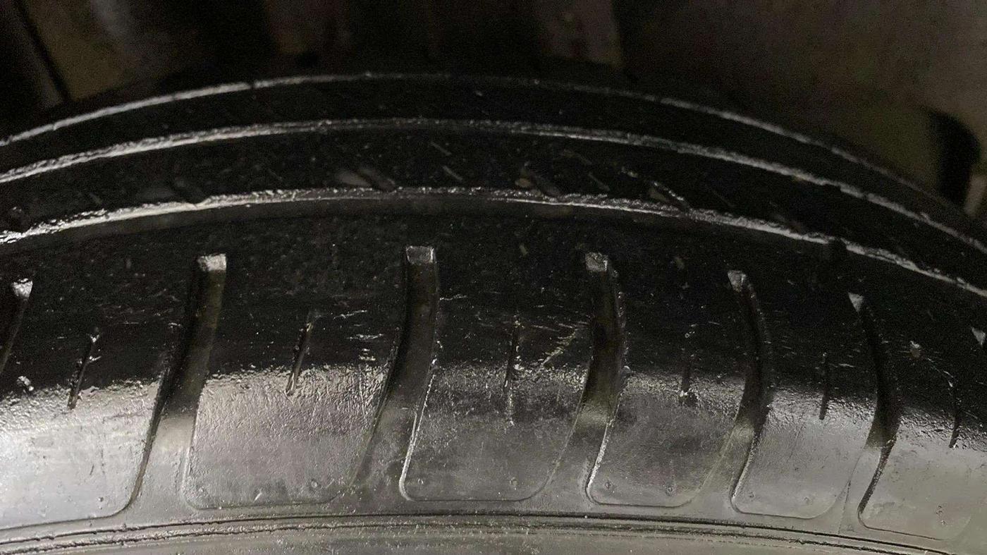 2020 Maruti Swift LXI, Petrol, Manual, 66,782 km, Right Rear Tyre Tread