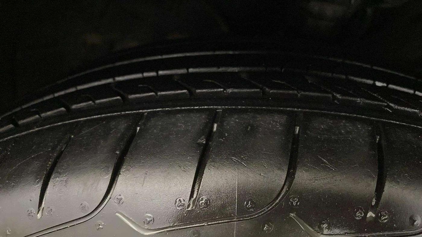 2016 Hyundai Creta SX PLUS 1.6 PETROL, Petrol, Manual, 49,301 km, Right Front Tyre Tread