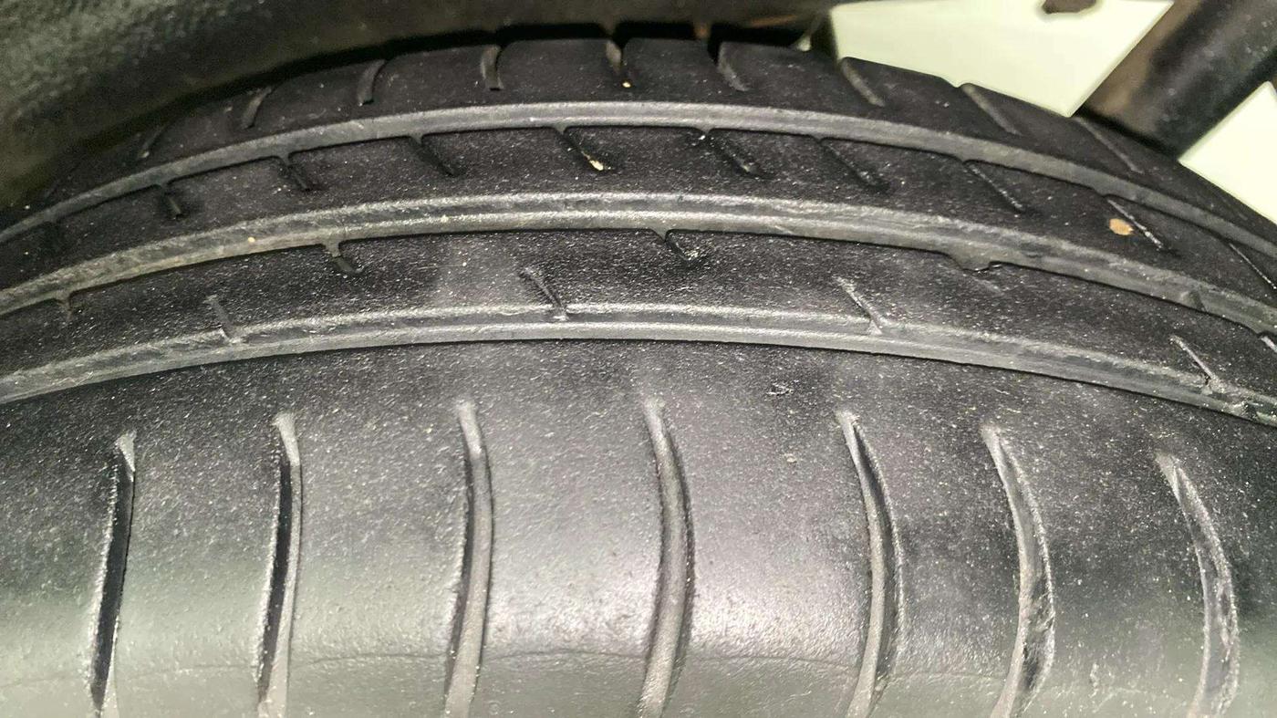 2015 Maruti Wagon R 1.0 VXI, Petrol, Manual, 87,417 km, Left Rear Tyre Tread