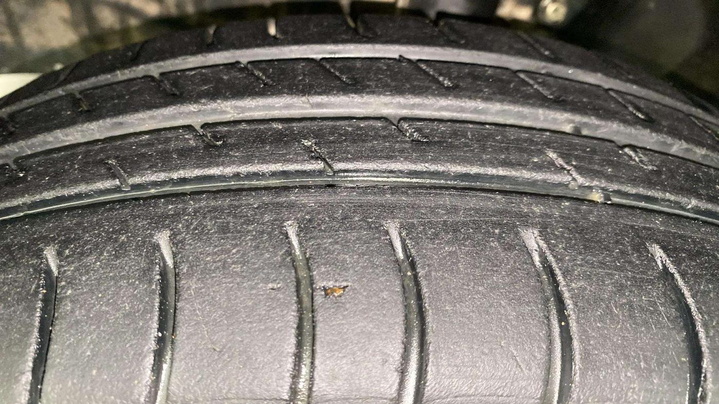 2015 Maruti Wagon R 1.0 VXI, Petrol, Manual, 87,417 km, Left Front Tyre Tread