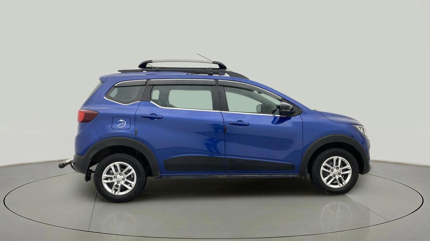 2022 Renault TRIBER RXT, Petrol, Manual, 9,563 km, Right Side View