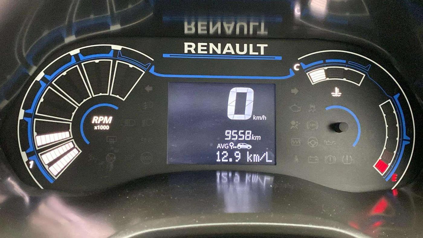 2022 Renault TRIBER RXT, Petrol, Manual, 9,563 km, Odometer Image