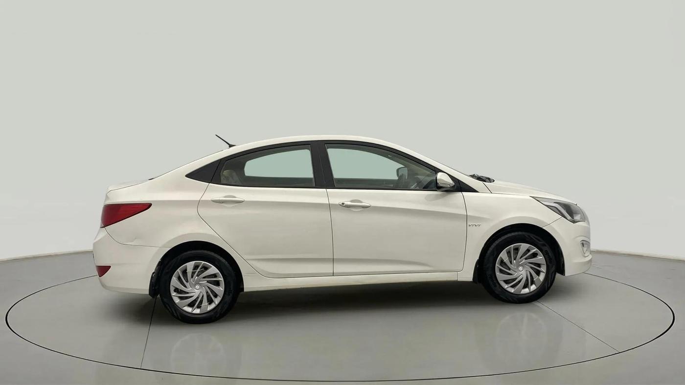 2016 Hyundai Verna 1.4 VTVT, Petrol, Manual, 56,484 km, Right Side View