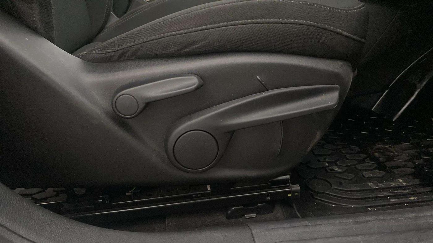 2018 Jeep Compass SPORT 1.4 PETROL, Petrol, Manual, 37,894 km, Driver Side Adjustment Panel
