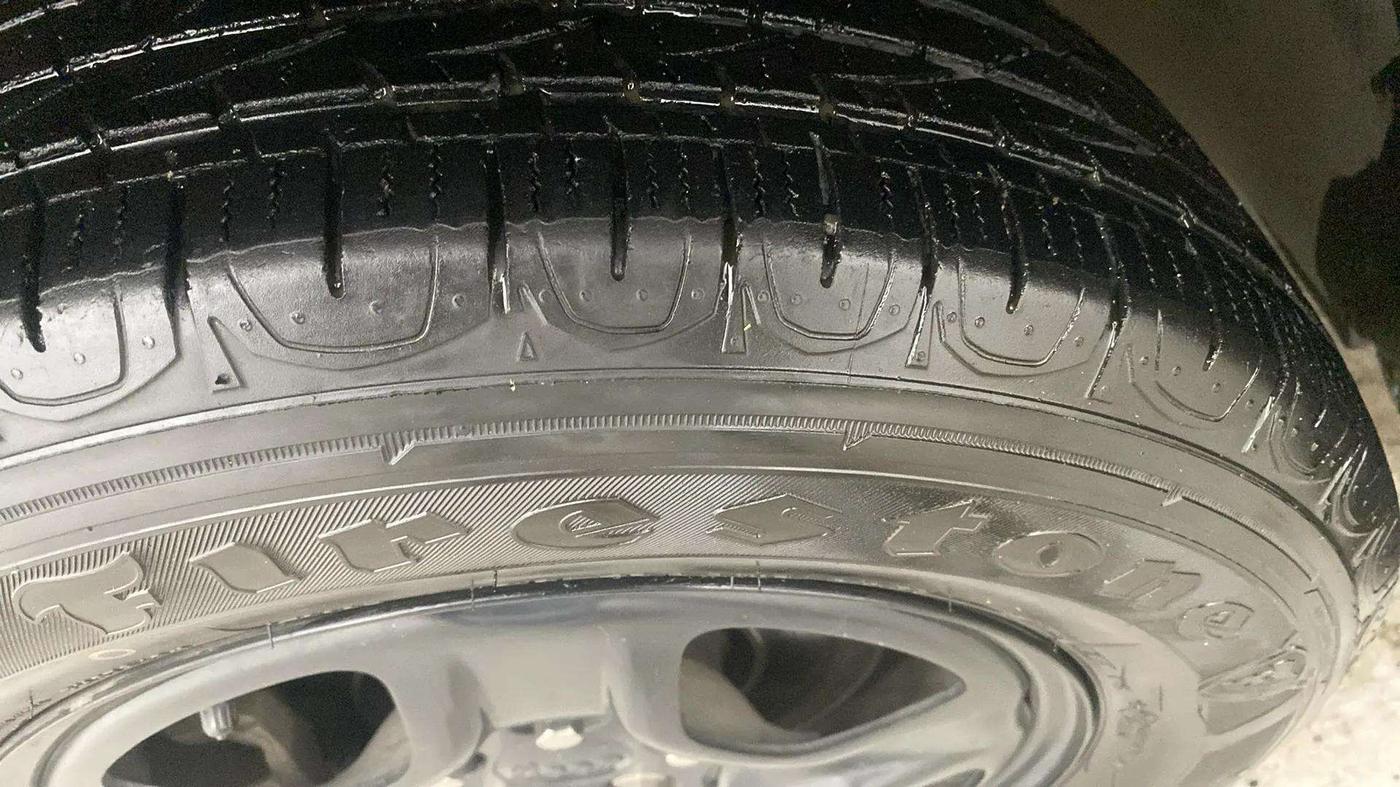 2018 Jeep Compass SPORT 1.4 PETROL, Petrol, Manual, 37,894 km, Left Front Tyre Tread