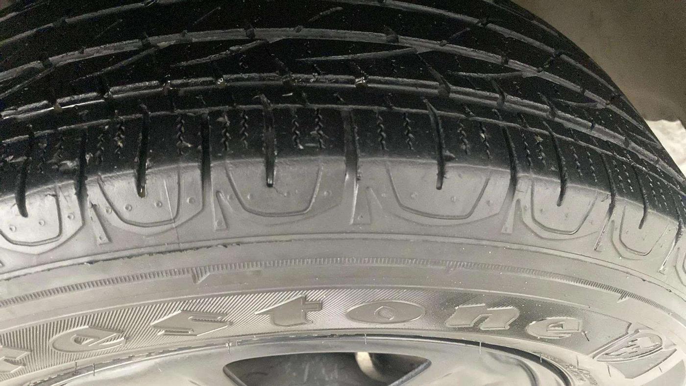 2018 Jeep Compass SPORT 1.4 PETROL, Petrol, Manual, 37,894 km, Right Front Tyre Tread