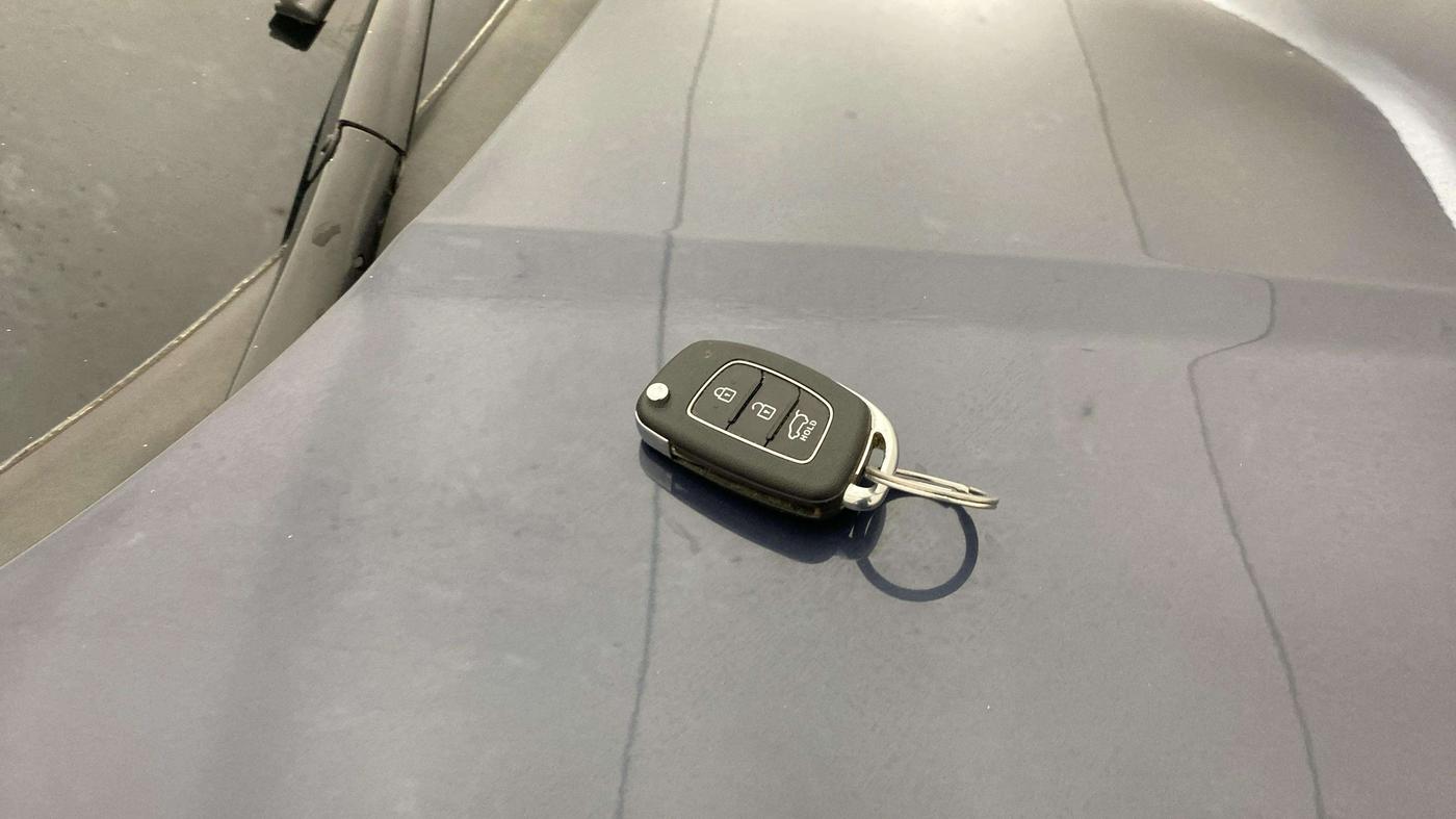 2020 Hyundai VENUE S 1.0 TURBO DCT, Petrol, Automatic, 25,505 km, Key Close Up