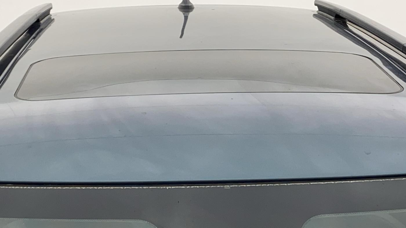 2023 Mahindra XUV300 W6 1.2 PETROL, Petrol, Manual, 17,216 km, Moonroof/ Sunroof