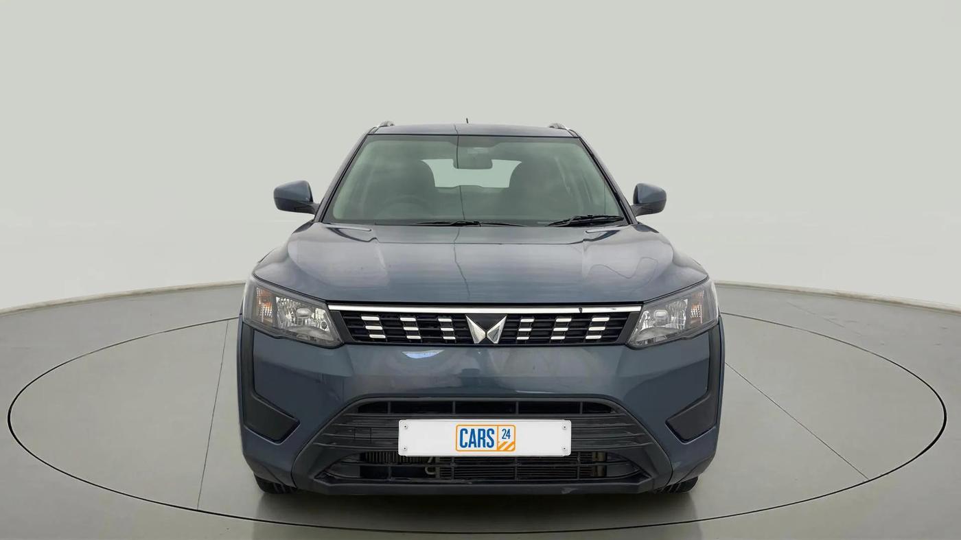 2023 Mahindra XUV300 W6 1.2 PETROL, Petrol, Manual, 17,216 km, Front