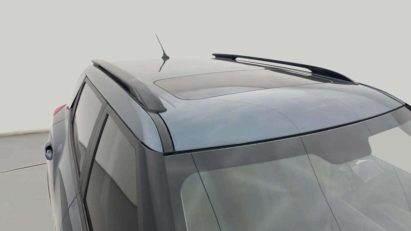 2023 Mahindra XUV300 W6 1.2 PETROL, Petrol, Manual, 17,216 km, Roof
