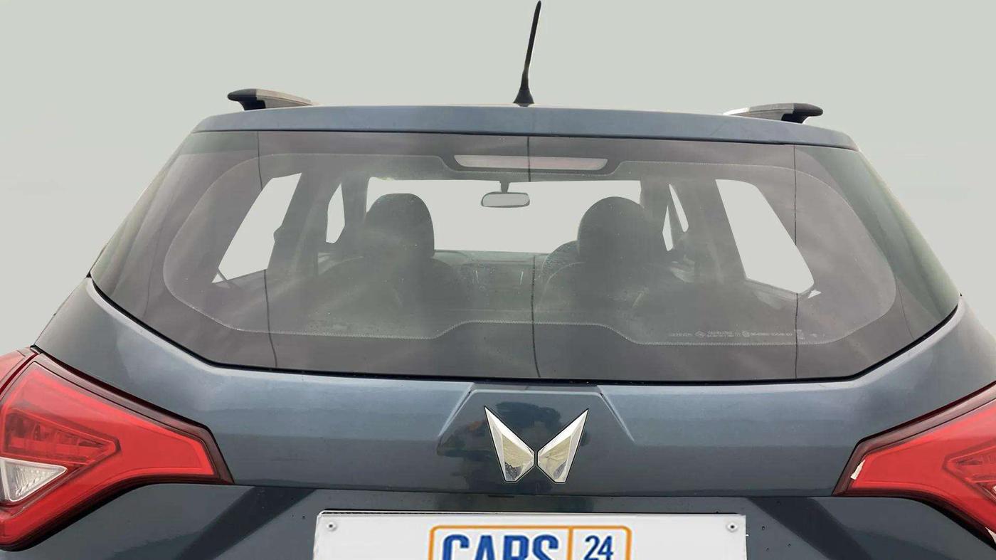 2023 Mahindra XUV300 W6 1.2 PETROL, Petrol, Manual, 17,216 km, Rear Windshield